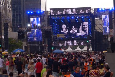 Sao Paulo 'da yeni yıl arifesi. 31 Aralık 2022, Sao Paulo, Brezilya: Fafa de Belem, 31 Aralık Cumartesi günü Sao Paulo 'da Avenida Paulista' da yeni yıl gösterilerinin açılışını gerçekleştirdi. Etkinlikte 2 milyondan fazla kişi bekleniyor ve konserler verilecek 