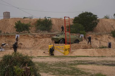 El-Ahrar Hareketi, 1 Ocak 2023 'te, Gazze ve Filistin El-Ahir Hareketi' nin yeni savaşçıları için bir mezuniyet töreni düzenledi. Ya Al-Aqsa adı altında askeri manevra gerçekleştirildi.