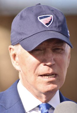 Amerika Birleşik Devletleri Başkanı Joe Biden, Çift partili Altyapı Yasasını desteklemek için Kentucky 'yi ziyaret etti. 4 Ocak 2023, Covington, Kentucky, ABD: ABD Başkanı Joe Biden 'a ABD Senato Azınlık Lideri Mitch McConnell katıldı. 