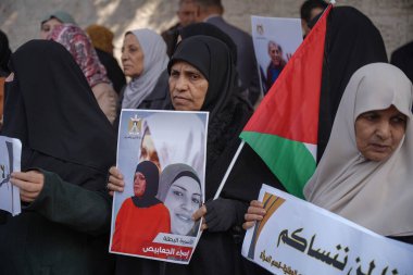 (INT) The women's movement in the Hamas movement organizes a mass rally, January 23, 2022. Gaza, Palestine: The women's movement in the Hamas movement organized a mass stand in solidarity with the male and female prisoners in the occupation prisons 
