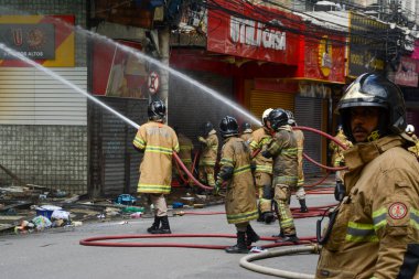 A commercial building on fire in Rio de Janeiro. January 25, 2023, Rio de Janeiro, Brazil: A commercial building on Avenida Marechal Floriano Peixoto, in the center of Nova Iguacu, in Baixada Fluminense, close to the Supervia Station