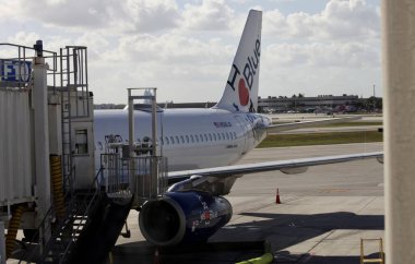 Crowded Fort Lauderdale-Hollywood International Airport. January 30, 2023, Fort Lauderdale, Florida, USA: There is a heavy movement of passengers at Fort Lauderdale-Hollywood International Airport amid hot weather.