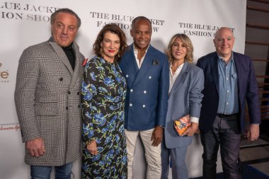 Yedinci Geleneksel Mavi Ceket Moda Gösterisi. 1 Şubat 2023, New York, ABD: Jack Menashe, Maryanne Grisz, Frederick Anderson, Olga Ferrara ve James D & # 39; Adamo Moonlight Studios 'ta düzenlenen 7. 
