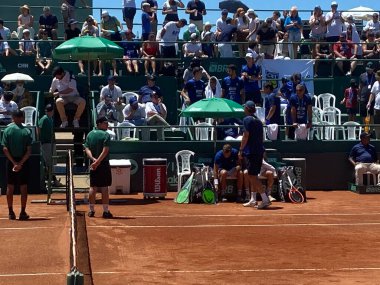 Davis Kupası: Brezilya Çin 'e karşı. 4 Şubat 2023, Florianopolis, Santa Catarina, Brezilya: Gün, Rafael Matos / Felipe Meligeni (Brezilya) ile Te Rigele / Zhang Ze (Çin) arasındaki ikili düello ile başlar. 