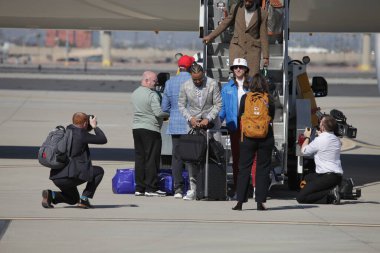 Goldwater Ulusal Muhafız Üssü-Arizona 'ya SuperbowlVII için Kansas Oyuncuları geliyor. 5 Şubat 2023, Phoenix, Arizona, ABD: SuperBowlVII maçı için Goldwater Ulusal Muhafız Üssü-Arizona 'ya Kansas City Chiefs Players' ın gelişi 