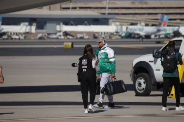 Goldwater Ulusal Muhafız Üssü-Arizona 'ya SuperbowlVII için Eagles Players' ın gelişi. 5 Şubat 2023, Phoenix, Arizona, ABD: Goldwater Ulusal Muhafız Üssü Arizona 'daki Philadelphia Eagles Oyuncuları SuperBowlVII maçı için geldiler 