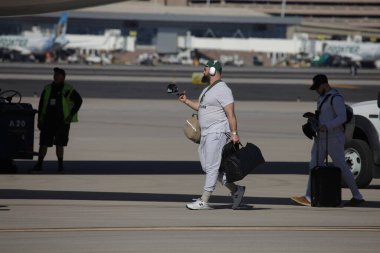Goldwater Ulusal Muhafız Üssü-Arizona 'ya SuperbowlVII için Eagles Players' ın gelişi. 5 Şubat 2023, Phoenix, Arizona, ABD: Goldwater Ulusal Muhafız Üssü Arizona 'daki Philadelphia Eagles Oyuncuları SuperBowlVII maçı için geldiler 