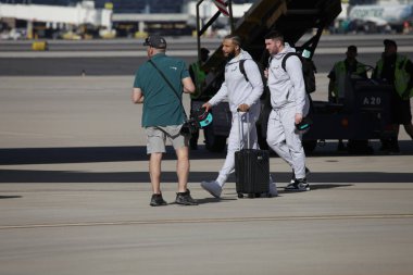 Goldwater Ulusal Muhafız Üssü-Arizona 'ya SuperbowlVII için Eagles Players' ın gelişi. 5 Şubat 2023, Phoenix, Arizona, ABD: Goldwater Ulusal Muhafız Üssü Arizona 'daki Philadelphia Eagles Oyuncuları SuperBowlVII maçı için geldiler 