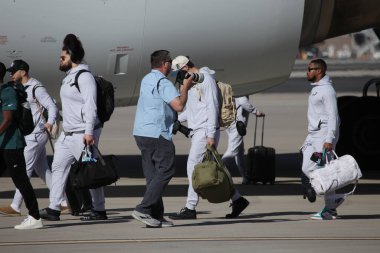 Goldwater Ulusal Muhafız Üssü-Arizona 'ya SuperbowlVII için Eagles Players' ın gelişi. 5 Şubat 2023, Phoenix, Arizona, ABD: Goldwater Ulusal Muhafız Üssü Arizona 'daki Philadelphia Eagles Oyuncuları SuperBowlVII maçı için geldiler 