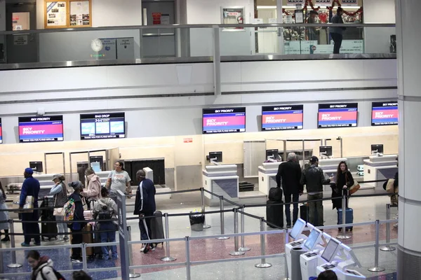 Heavy movement of passengers at Las Vegas International Airport. February 06, 2023, Las Vegas, Nevada, USA: There is a heavy movement of passengers at Las Vegas International Airport on Monday (06) with long line of people everywhere