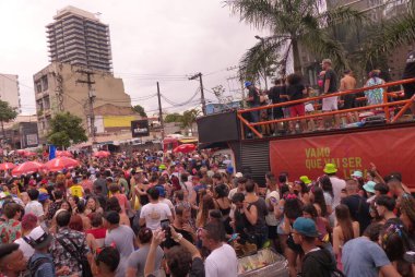 Vem Que Vai Ser Legal Block Carnival. February 11, 2023, Sao Paulo, Brazil: The Vem Que Vai Ser Legal carnival block is playing mainly funk and the marchinhas band Zica brought together a lot of people even in the pouring rain on the streets