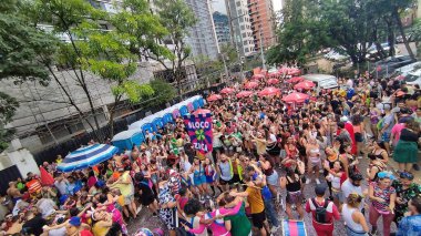 Vem Que Vai Ser Legal Block Carnival. February 11, 2023, Sao Paulo, Brazil: The Vem Que Vai Ser Legal carnival block is playing mainly funk and the marchinhas band Zica brought together a lot of people even in the pouring rain on the streets