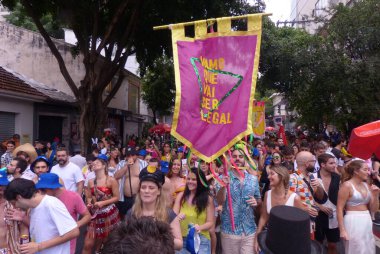 Vem Que Vai Ser Legal Block Carnival. February 11, 2023, Sao Paulo, Brazil: The Vem Que Vai Ser Legal carnival block is playing mainly funk and the marchinhas band Zica brought together a lot of people even in the pouring rain on the streets