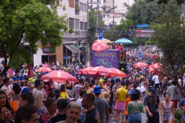 Vem Que Vai Ser Legal Block Carnival. February 11, 2023, Sao Paulo, Brazil: The Vem Que Vai Ser Legal carnival block is playing mainly funk and the marchinhas band Zica brought together a lot of people even in the pouring rain on the streets