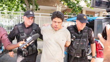 Suspicious man arrested for killing his family in Rio de Janeiro. February 17, 2023.Rio de Janeiro, Brazil: A man identified as Alexander da Silva, 49, was arrested on suspicion of killing his wife and two children