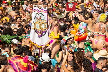 Street Blocks Carnival in Rio de Janeiro. February 18, 2023, Rio de Janeiro, Brazil: Revelers fill the Flamengo park in the south zone of Rio de Janeiro, on Saturday (18) afternoon during street carnival. 
