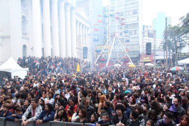 Zombie Walk during Carnival in Curiba. February 19, 2023, Curitiba, Parana, Brazil: Thousands of people take part in the already traditional Zombie Walk, which brings together monsters and horrifying beings of all kinds parading during Carnival