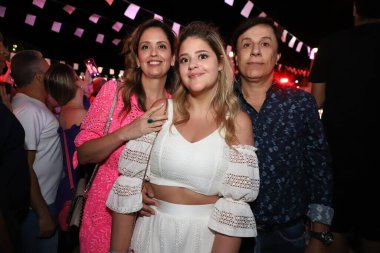 Mumuzinho, Roberto Carlos Duyguları Projesi sırasında Buzios 'ta bir gemide gösteri yapıyor. Mart 03, 2023, Rio de Janeiro, Brezilya