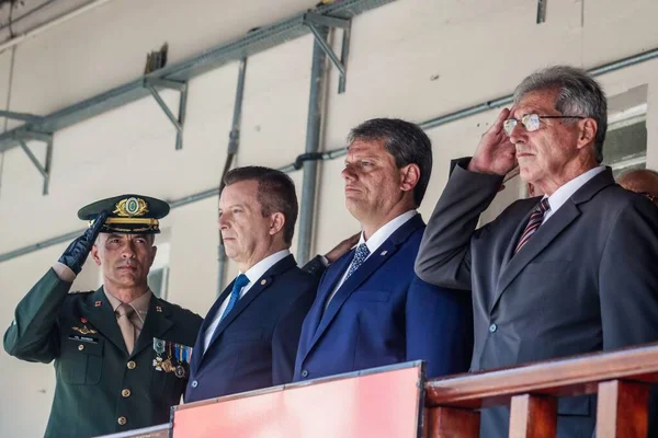Губернатор Сан Паулоса Тарчизио Посещает Церемонию Передачи Руководства Военного Колледжа — стоковое фото