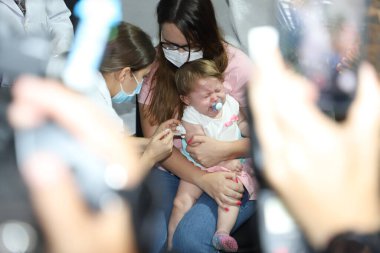 (Sao Paulo Valisi Tarcisio, Sao Paulo 'daki Aşı Kampanyası' na katıldı. Sao Paulo, Brezilya, 07 Mart 2023 Sao Paulo, Tarcisio de Freitas valisi, Sao Paulo Belediye Başkanı Ricardo Nunes ve sekreterleri de katılıyorlar.