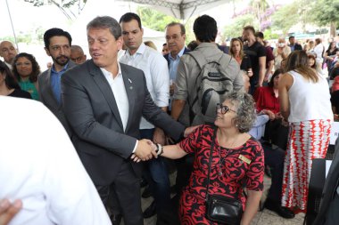 (Sao Paulo Valisi Tarcisio, Sao Paulo 'daki Aşı Kampanyası' na katıldı. Sao Paulo, Brezilya, 07 Mart 2023 Sao Paulo, Tarcisio de Freitas valisi, Sao Paulo Belediye Başkanı Ricardo Nunes ve sekreterleri de katılıyorlar.