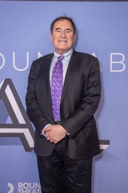 2023 Roundabout Tiyatro Şirketi Galası. 6 Mart 2023, New York, New York, ABD: Richard Kind, New York 'ta 6 Mart 2023 tarihinde The Ziegfeld Balo Salonu' ndaki 2022 Roundabout Theatre Company galasına katılır.. 