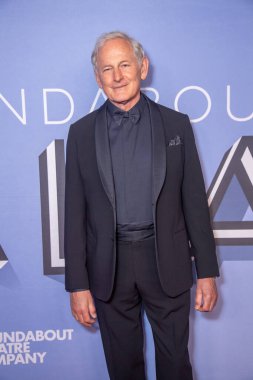 2023 Roundabout Tiyatro Şirketi Galası. 6 Mart 2023, New York, New York, ABD: Victor Garber, New York City 'deki The Ziegfeld Balo Salonu' ndaki 2022 Roundabout Theatre Company galasına katılır..  