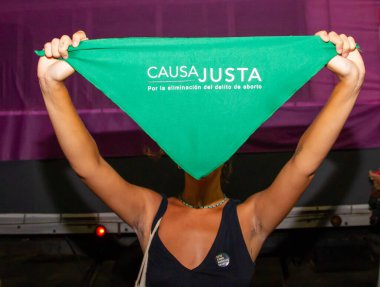 Rio de Janeiro 'da Uluslararası Kadın Günü' nde protesto. Rio de Janeiro, Brezilya, 08 Mart 2023: Rio de Janeiro salgın sırasında merkezi olmayan gösterilerden sonra ilk birleşik protestosunu 8 Mart 'ta gerçekleştirdi.