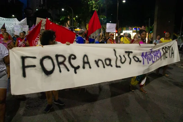 リオデジャネイロでの国際女性デーの抗議 2023年3月8日 ブラジル リオデジャネイロ ジャネイロは パンデミックの間の分散型デモの後 3月8日に最初の統一抗議を開催する — ストック写真