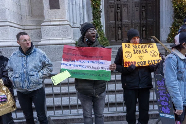 Ακτιβιστές Στη Νέα Υόρκη Διαδηλώνουν Ενάντια Στο Προγραμματισμένο Αστυνομικό Κέντρο — Φωτογραφία Αρχείου