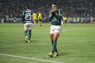 Paulista Futbol Şampiyonası: Palmeiras, Sao Bernardo 'ya karşı. 11 Mart 2023, Sao Paulo, Brezilya: Palmeiras 'lı Rony, Palmeiras ve Sao Bernardo arasındaki futbol maçında Paulista Şampiyonası çeyrek finalleri için geçerli olan golünü kutluyor.