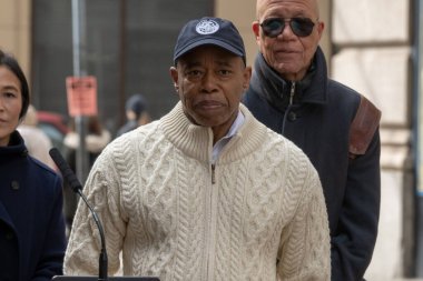 Başkan Adams Broadway Vision 'ın yeni bir aşamasını başlattı. 12 Mart 2023, New York, New York, ABD: New York Belediye Başkanı Eric Adams ve Ulaştırma Bakanlığı (DOT) Komiseri Ydanis Rodriguez