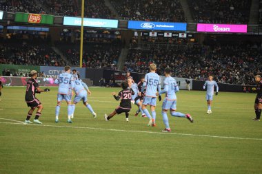 2023 MLS Normal Sezon: NYCFC, Inter Miami CF 'ye karşı. 11 Mart 2023, New York, ABD: Miami 'den bir oyuncu 2023 MLS Normal Futbol Maçı' nda NYCFC 'ye 1-0 üstünlük verilmesine karşı gol attı. 