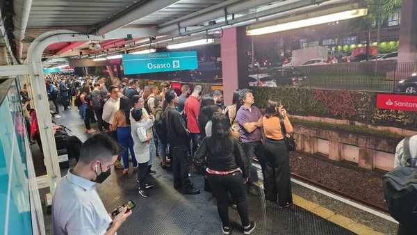 Movimiento Pesado Pasajeros Metro Vila Olimpia Marzo 2023 Sao Paulo —  Fotos de Stock
