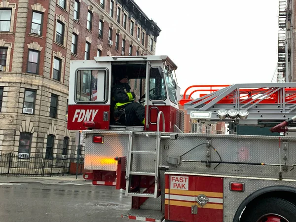 Πυροσβέστες Στη Δουλειά Μαρτίου 2023 Νέα Υόρκη Ηπα Πυροσβέστες Κλήθηκαν — Φωτογραφία Αρχείου