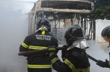 Natal 'daki Suçluların Saldırıları. 14 Mart 2023, Natal, Rio Grande do Norte, Brezilya: Suçlular, 14 Mart Salı günü Rio Grande do Norte 'nin Natal kentinde bir toplu taşıma otobüsünü ateşe verdiler.