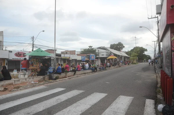 混乱とナタールでの攻撃 2023年3月14日ブラジル グランデ ノルテ州 ナタールRnの午後4時に閉鎖され Pmrnベースはほとんど火に設定され バス停は仕事から家に帰る方法がなく混雑していました — ストック写真