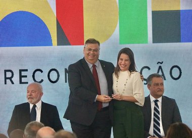 Lula, PRONASCI II 'nin fırlatma törenine ve araçların Özel Kadın Polis İstasyonlarına teslim edilmesine katılıyor. 15 Mart 2023, Brezilya Federal Bölgesi: Brezilya Cumhurbaşkanı Luiz Inacio Lula da Silva 