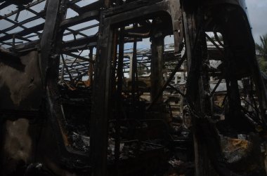 Suçlular Natal 'daki otobüsleri ateşe vererek saldırılarına devam ediyorlar. 15 Mart 2023, Natal, Rio Grande do Norte, Brezilya: Natal RN 'deki otobüs terminali ve özel bir turist otobüsü şirketinin garajı suçluların hedefiydi. 