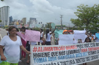 Vali Bezerra, Natal 'daki karışıklık arttıkça Kamu Güvenliği Ekipleri ile görüşüyor. 15 Mart 2023, Natal, Rio Grande do Norte, Brezilya: BR 101 protestosu Vali Fatima Bezerra 'nın Kamu Güvenliği ekipleriyle görüşmesi ile sonuçlandı