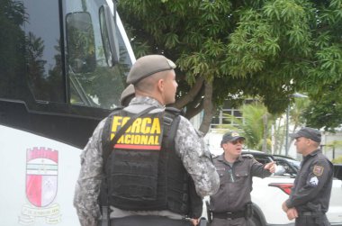 Vali Bezerra, Natal 'daki karışıklık arttıkça Kamu Güvenliği Ekipleri ile görüşüyor. 15 Mart 2023, Natal, Rio Grande do Norte, Brezilya: BR 101 protestosu Vali Fatima Bezerra 'nın Kamu Güvenliği ekipleriyle görüşmesi ile sonuçlandı