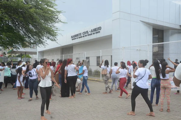 Vali Bezerra, Natal 'daki karışıklık arttıkça Kamu Güvenliği Ekipleri ile görüşüyor. 15 Mart 2023, Natal, Rio Grande do Norte, Brezilya: BR 101 protestosu Vali Fatima Bezerra 'nın Kamu Güvenliği ekipleriyle görüşmesi ile sonuçlandı