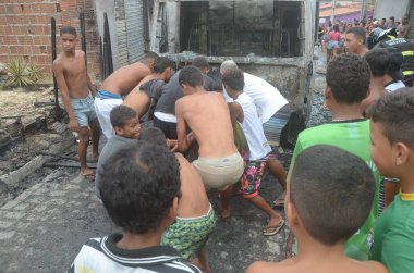 Natal 'da Organize Suçlar. 16 Mart 2023, Natal, Rio Grande do Norte, Brezilya: 16 Mart Perşembe günü Natal, Rio Grande do Norte 'de bir otobüs ateşe verildi. 