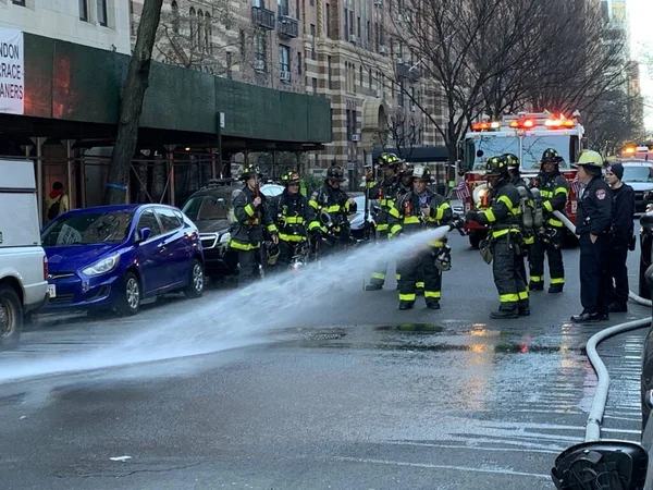 Нью Йорк Пожарные Пытаются Локализовать Пожар Проблем Электричеством Марта 2023 — стоковое фото