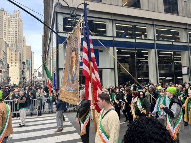 New York 'ta 2023 Aziz Patrick Günü Geçidi. 17 Mart 2023, New York, ABD: 2023 Saint Patricks Günü, 5. Cadde 'de Midtown' da 44. Cadde 'den Doğu 79. Cadde' ye kadar devam etti.