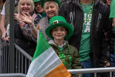 New York 'ta Aziz Patrick Günü Geçidi. 17 Mart 2023, New York, New York, ABD: İzleyiciler 17 Mart 2023 'te New York' ta 5..  