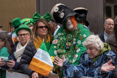 New York 'ta Aziz Patrick Günü Geçidi. 17 Mart 2023, New York, New York, ABD: İzleyiciler 17 Mart 2023 'te New York' ta 5..  