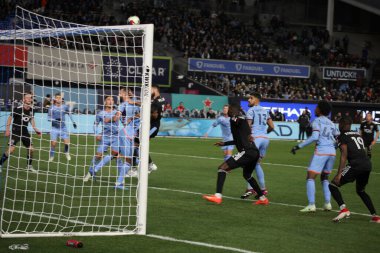 2023 MLS Normal Sezon: NYCFC DC United 'a karşı. 18 Mart 2023, New York, ABD: 2023 MLS Normal Mevsim futbol maçı New York Yankee Stadyumu 'nda NYCFC ve DC United arasında. NYCFC 3-2 kazandı.. 