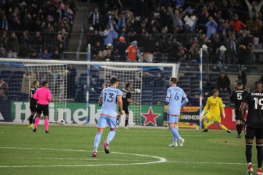 2023 MLS Normal Sezon: NYCFC DC United 'a karşı. 18 Mart 2023, New York, ABD: 2023 MLS Normal Mevsim futbol maçı New York Yankee Stadyumu 'nda NYCFC ve DC United arasında. NYCFC 3-2 kazandı.. 
