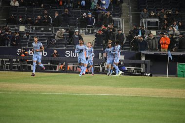 2023 MLS Normal Sezon: NYCFC DC United 'a karşı. 18 Mart 2023, New York, ABD: 2023 MLS Normal Mevsim futbol maçı New York Yankee Stadyumu 'nda NYCFC ve DC United arasında. NYCFC 3-2 kazandı.. 